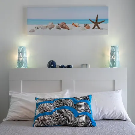 Seaside Near Bugibba Centre & Promenade Daire