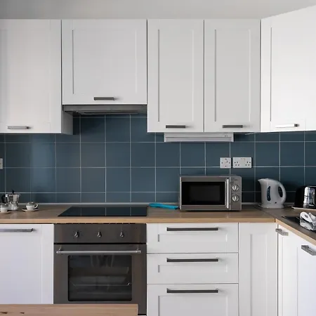 Seaside Near Bugibba Centre & Promenade St. Paul's Bay