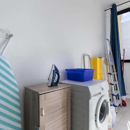 Daire Seaside Near Bugibba Centre & Promenade