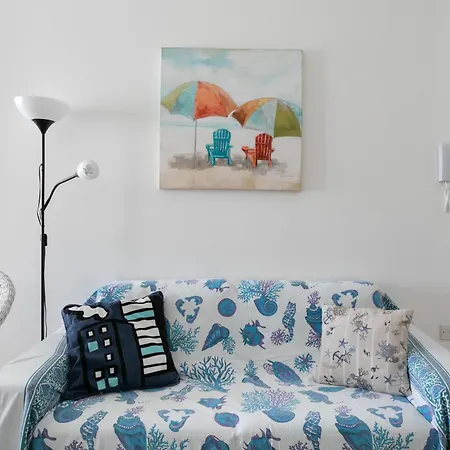 Seaside Near Bugibba Centre & Promenade Διαμέρισμα *