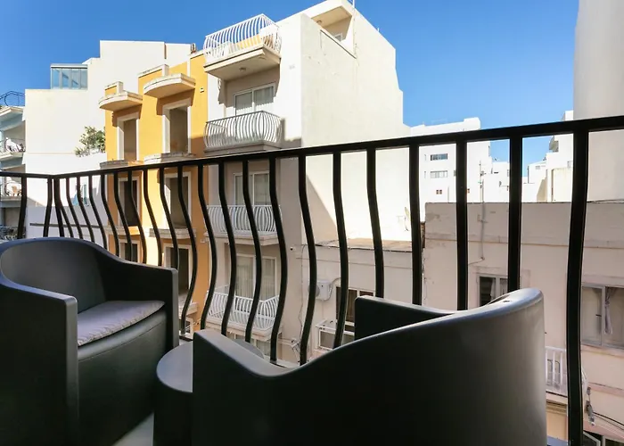 Seaside Near Bugibba Centre & Promenade * St. Paul's Bay