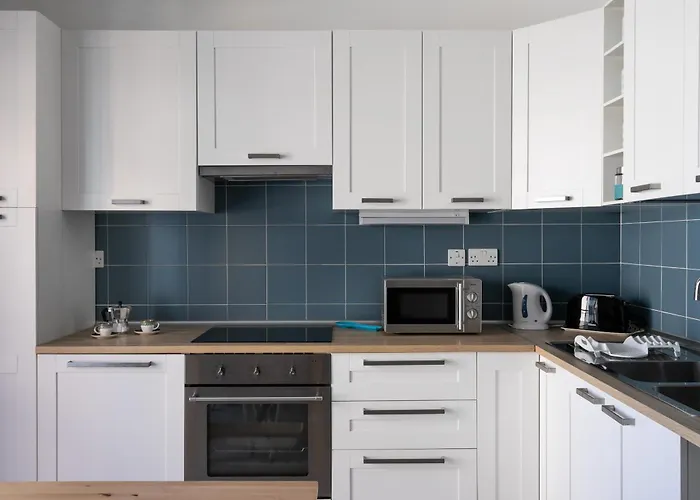 Seaside Near Bugibba Centre & Promenade Σεντ Πόλς Μπέι