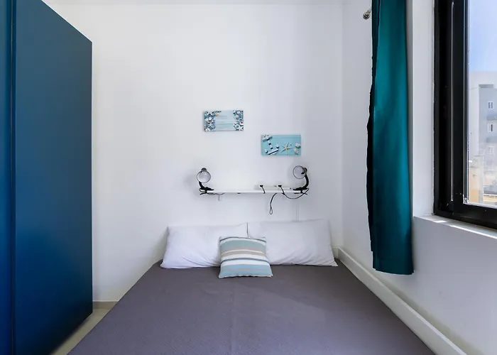 Seaside Near Bugibba Centre & Promenade St. Paul's Bay