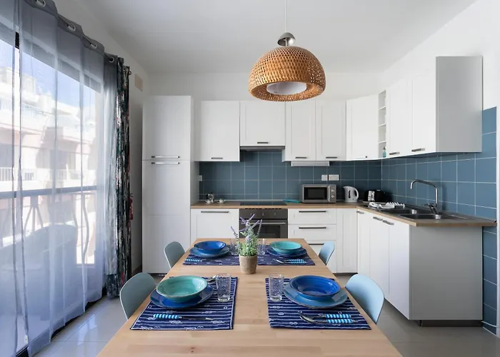 Seaside Near Bugibba Centre & Promenade Apartment